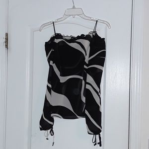Black/White off shoulder blouse Size Lg